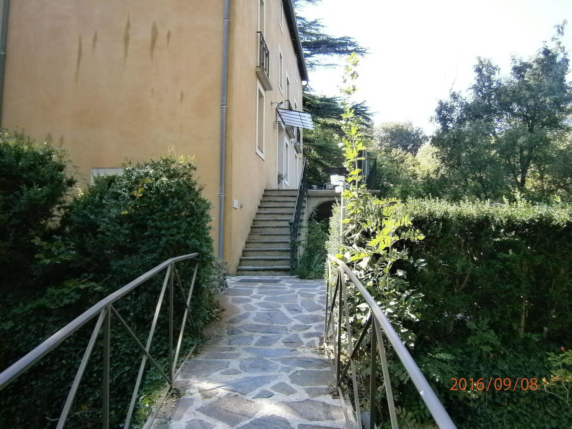 Hotel Mas Du Cougnet Valleraugue Esterno foto